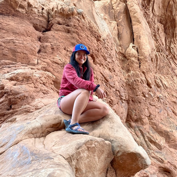 Meet your Posher, Claire - Picture 1 of 1